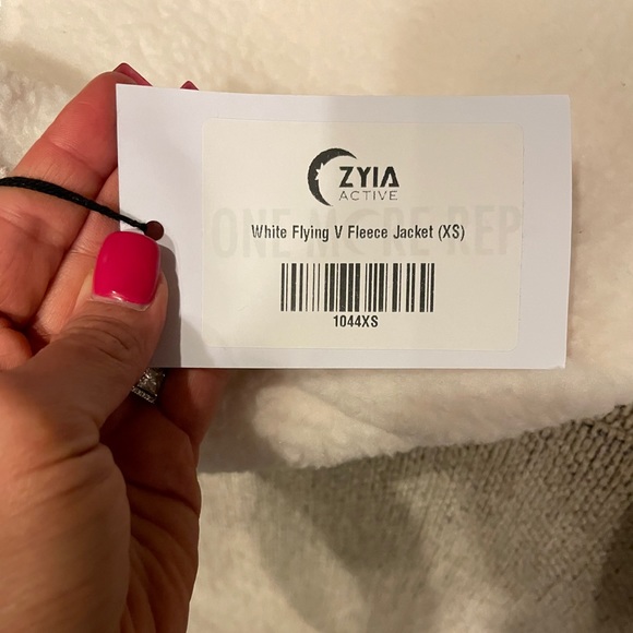 Zyia fleece jacket - Picture 13 of 13